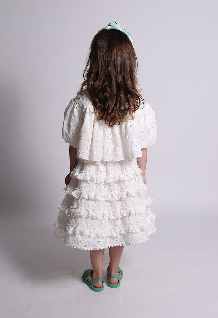 girls, flare, blouse, shirt, top, ruffle, white, sweetheart, puffy sleeve, short sleeve, white, eyelet, model photo