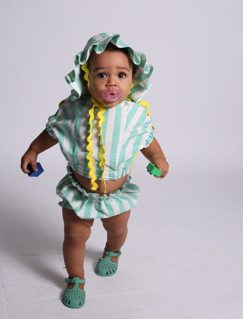 baby, bloomers, shorts, ruffle, stripe, seersucker, green, white, model photo